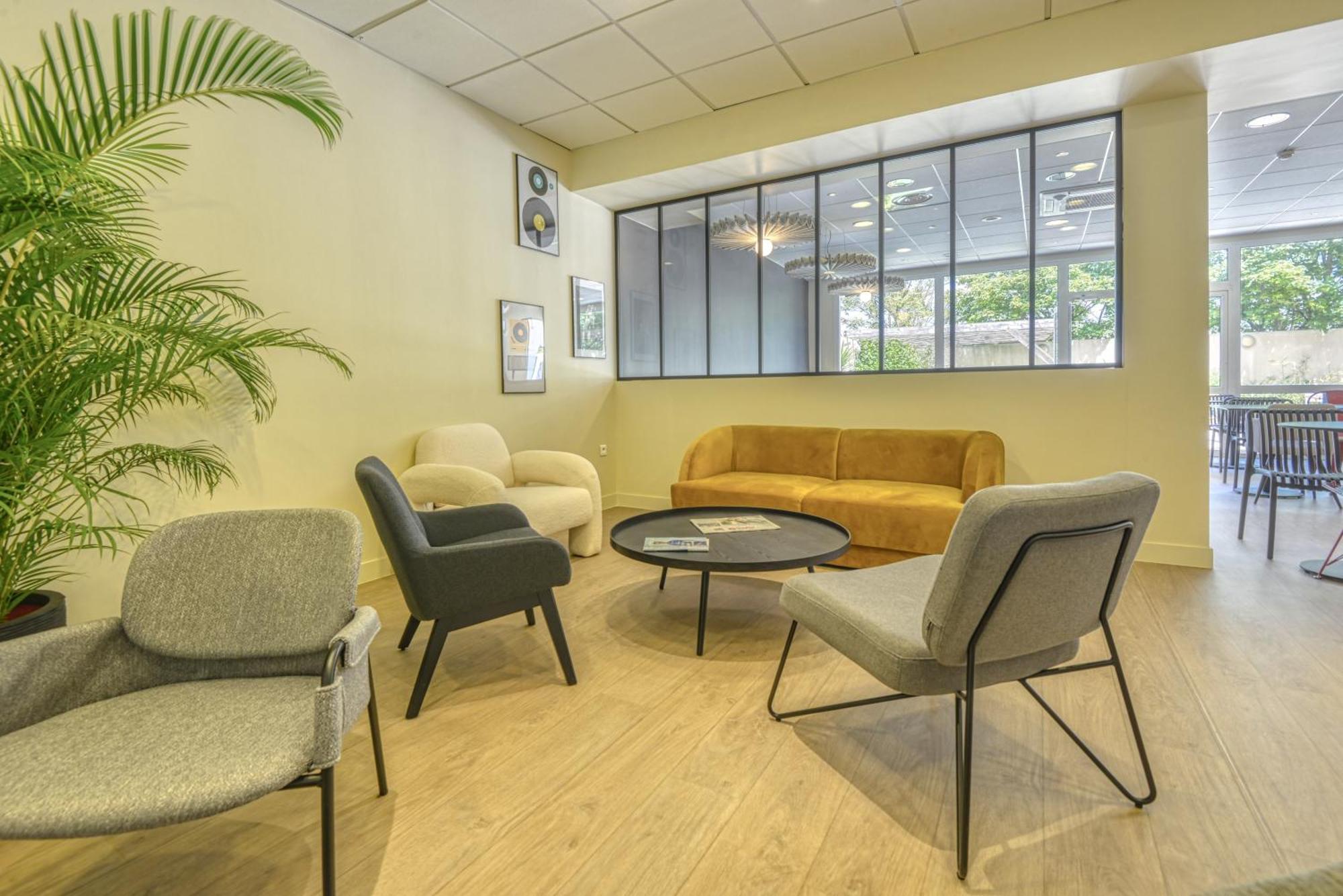 Ibis Cholet Hotell Eksteriør bilde