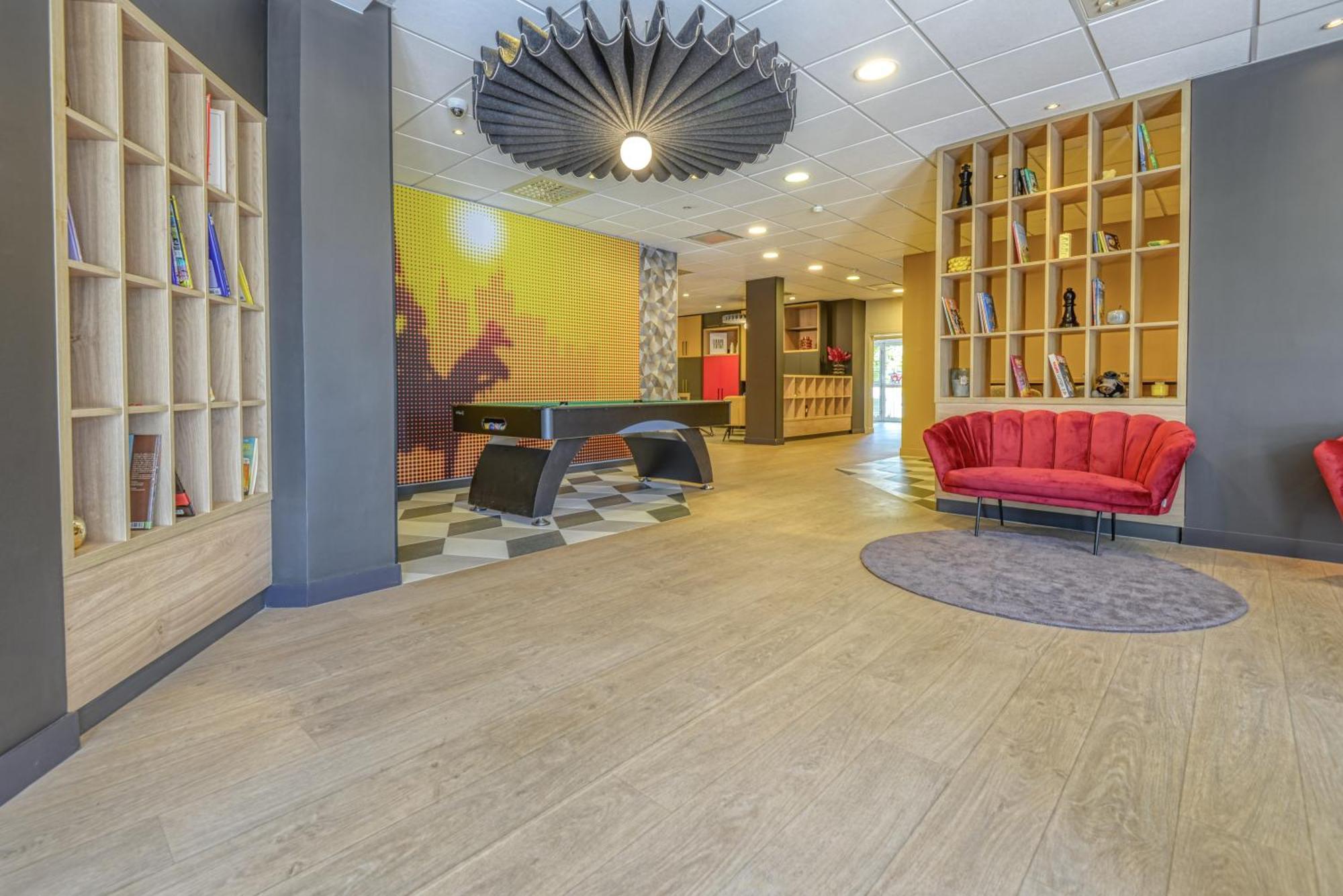 Ibis Cholet Hotell Eksteriør bilde