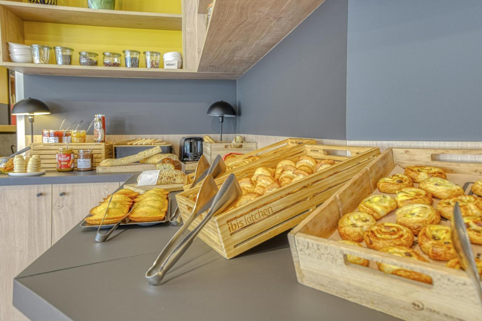 Ibis Cholet Hotell Eksteriør bilde