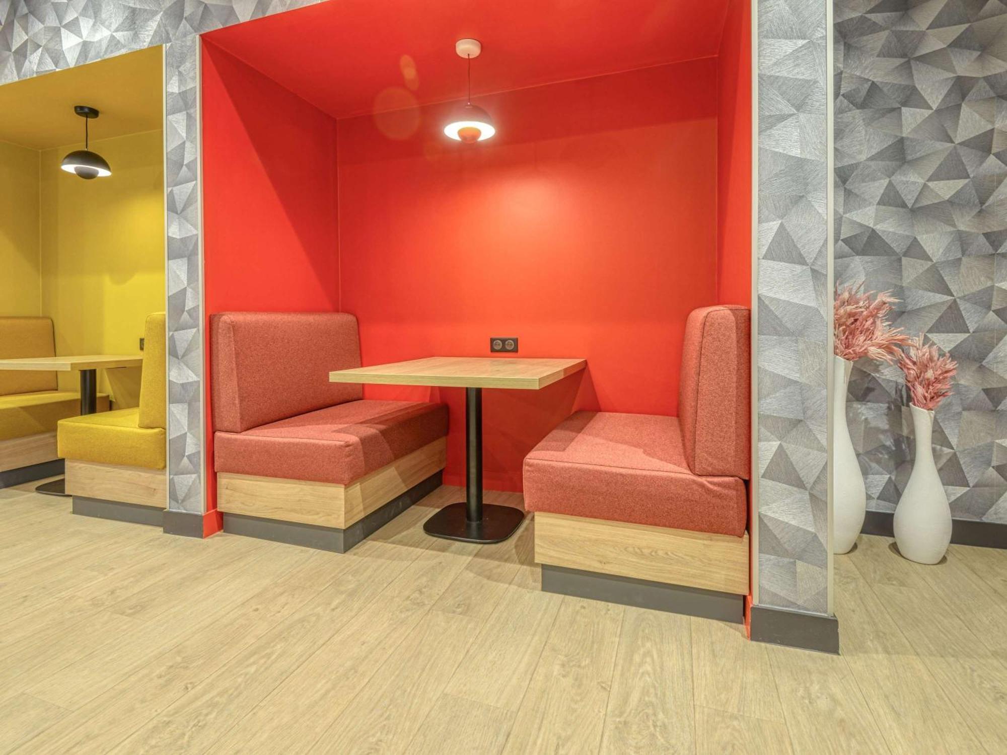Ibis Cholet Hotell Eksteriør bilde