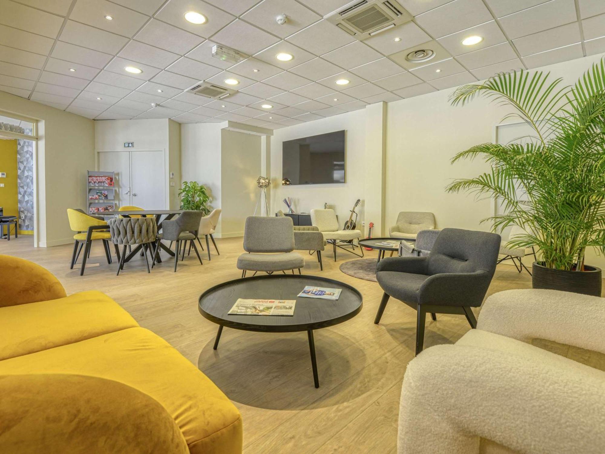 Ibis Cholet Hotell Eksteriør bilde